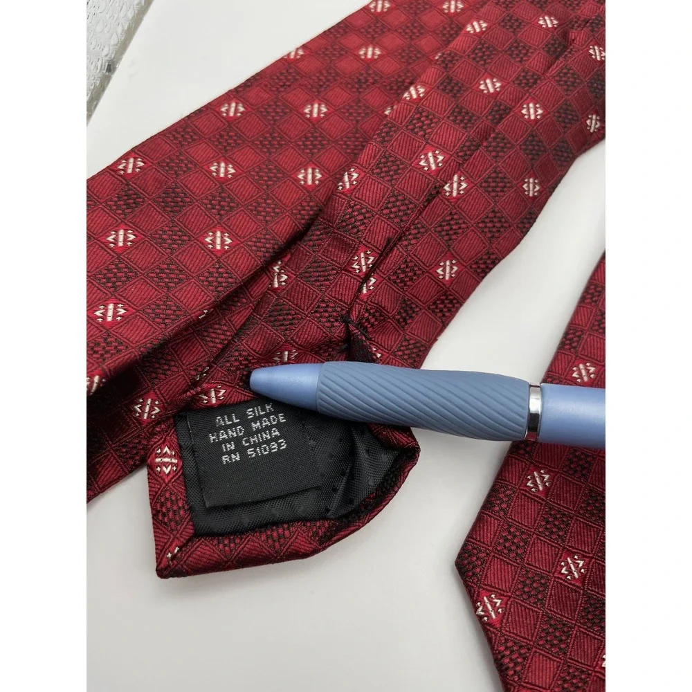 Croft & Barrow Mens Red Geometric Grid Silk Necktie Hand Made Classic Tie